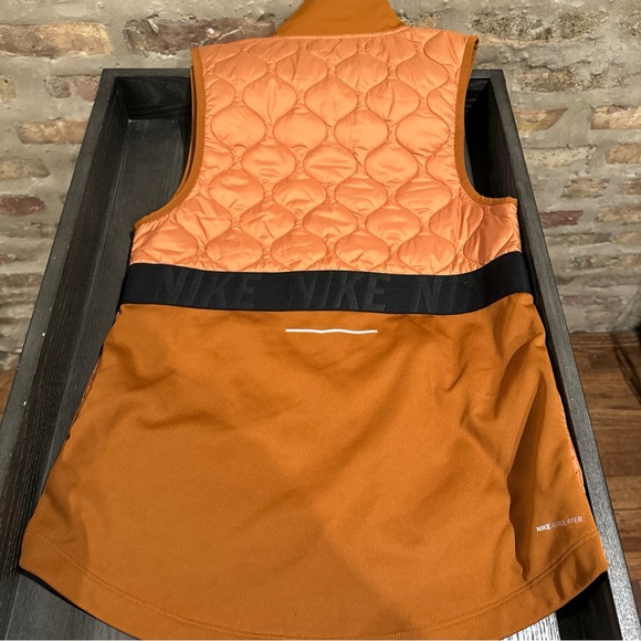 Brand New w Tags• Nike Aerolayer Vest - Picture 2 of 2